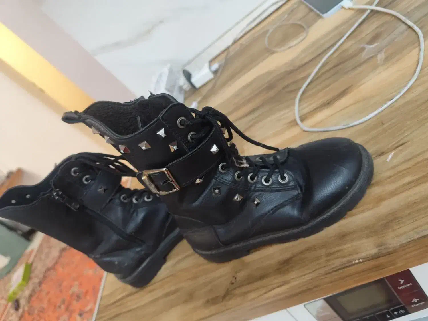 یه بوت سالم و. تمیز و‌گرم|کفش و لباس بچه|تهران, امام زاده حسن|دیوار