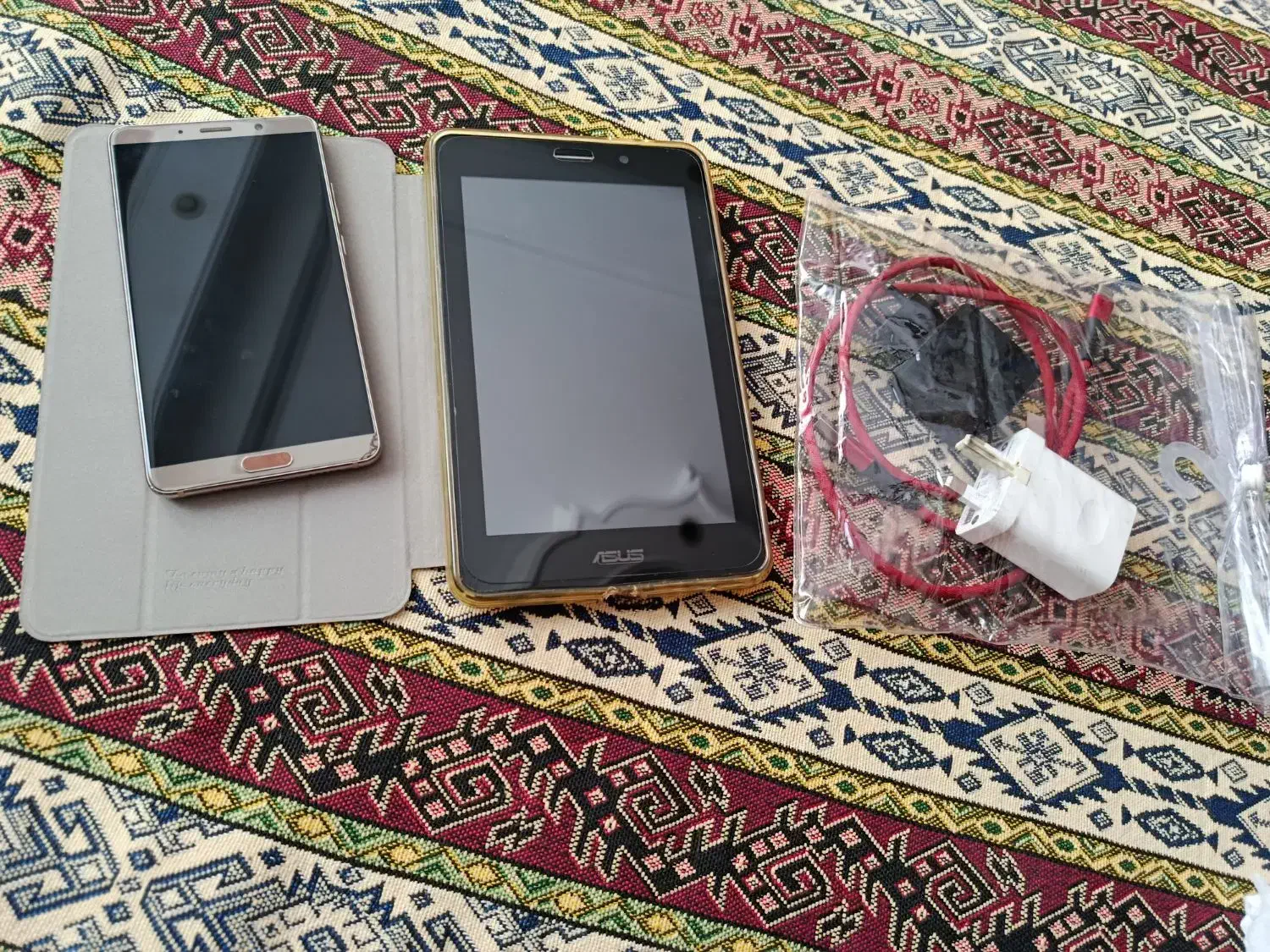 تبلت و گوشی (قیمت توافقی می‌باشد)|تبلت|کرج, جهان‌شهر|دیوار