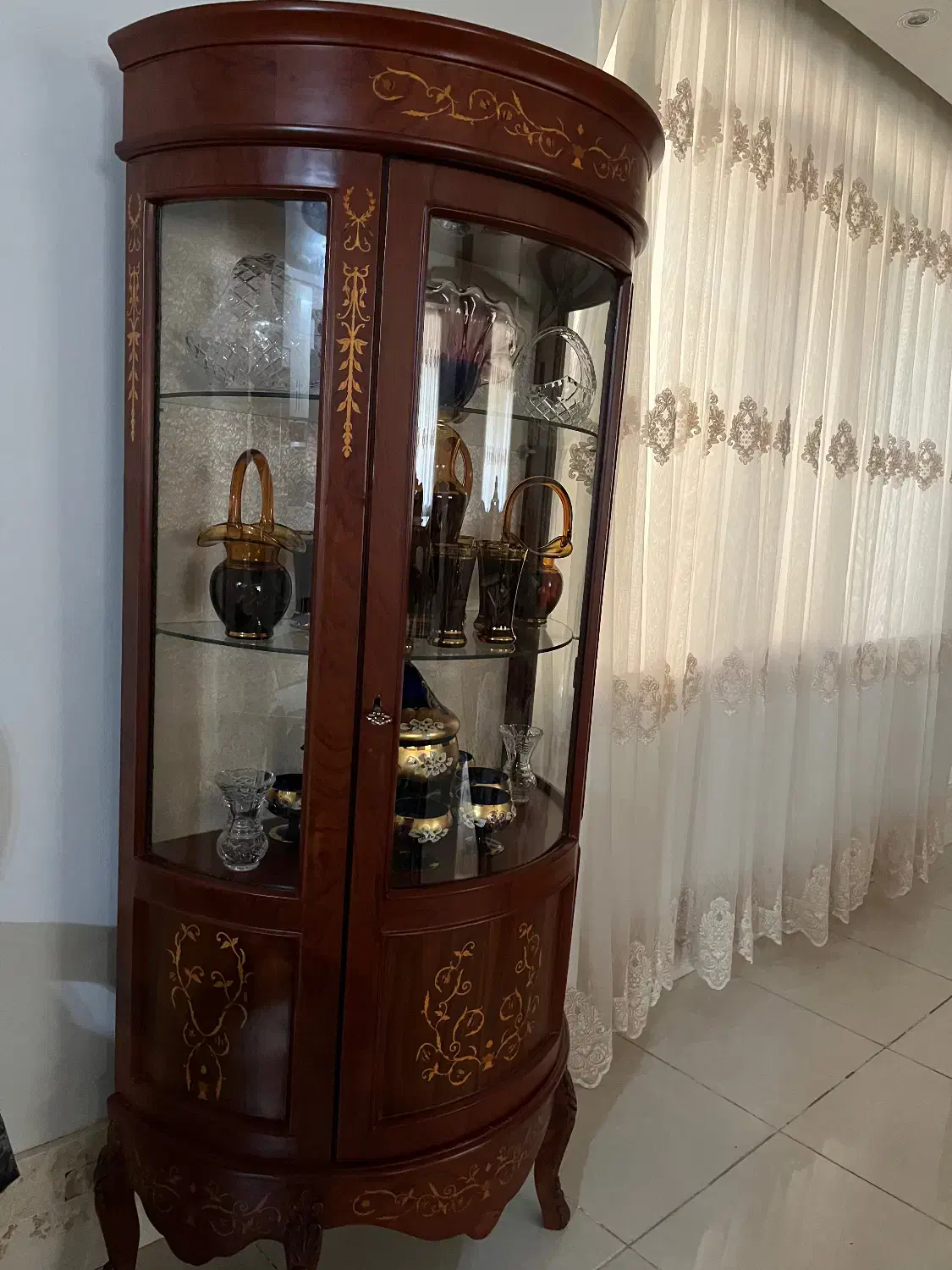 بوفه کاملا سالم بدون هیچ خشی|بوفه، ویترین، کنسول|آستارا, |دیوار