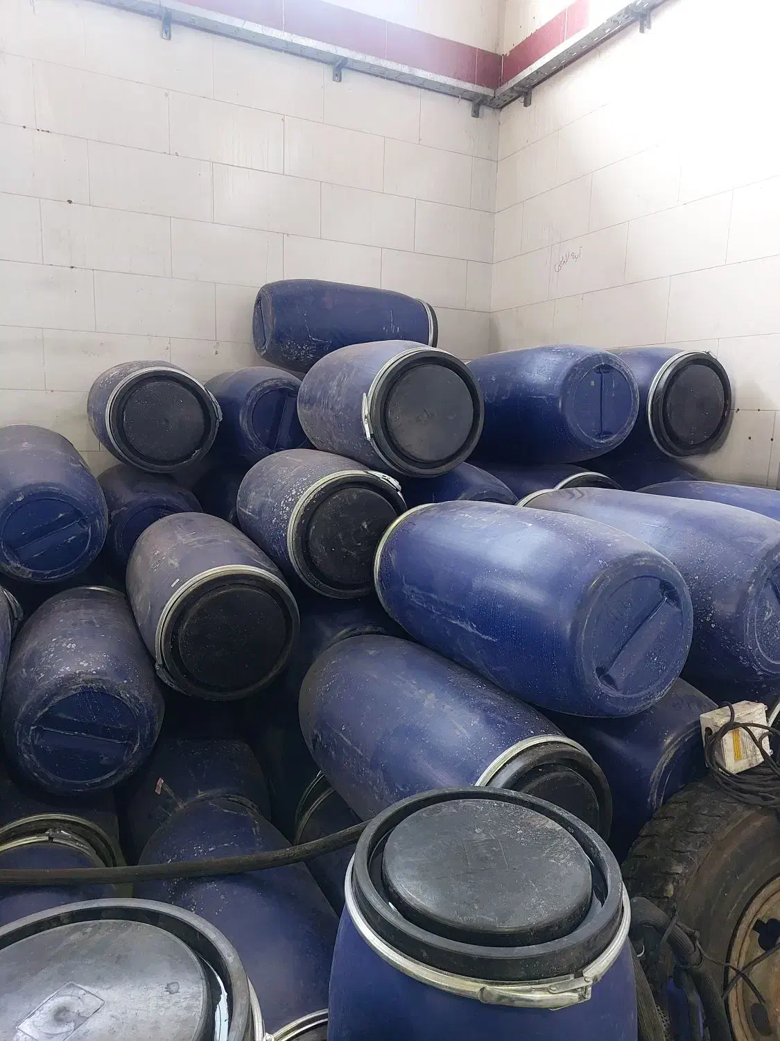 بشکه ۱۶۰ لیتری پلاستیکی|ظروف نگهدارنده، پلاستیکی، یک‌بارمصرف|رباط‌کریم, رباط‌کریم|دیوار