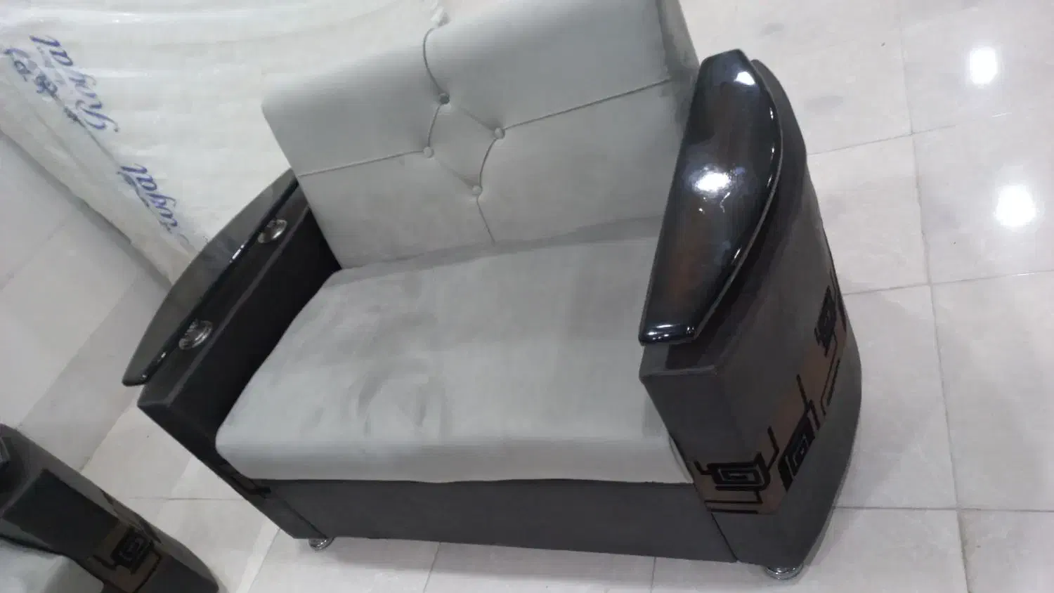 سرویس مبل ۷نفره جنس خوب زیرقیمت|مبلمان خانگی و میز عسلی|دهدشت, |دیوار