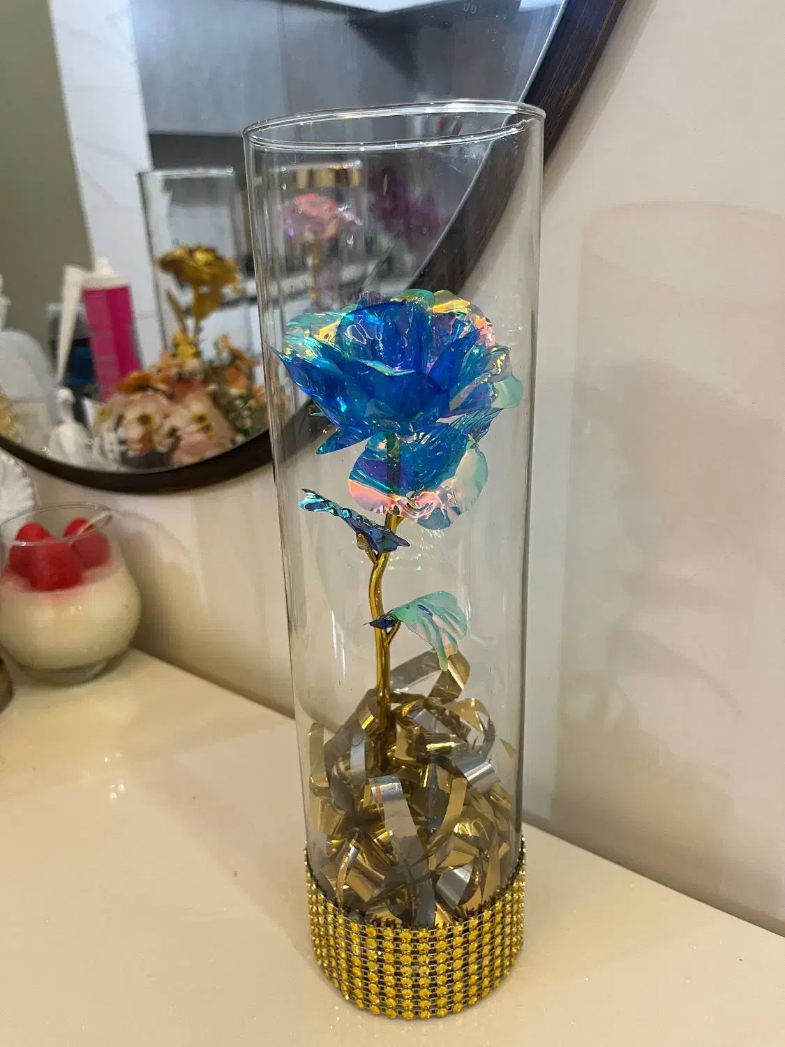 باکس شیشه ای گل رز جاودان روز مادر|گل مصنوعی|کرج, باغستان|دیوار