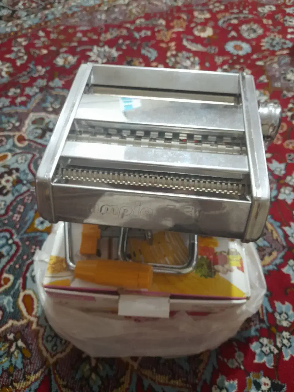 دستگاه رشته ساز یا ماشین خمیر پهن کن|سایر لوازم برقی|دابودشت, |دیوار