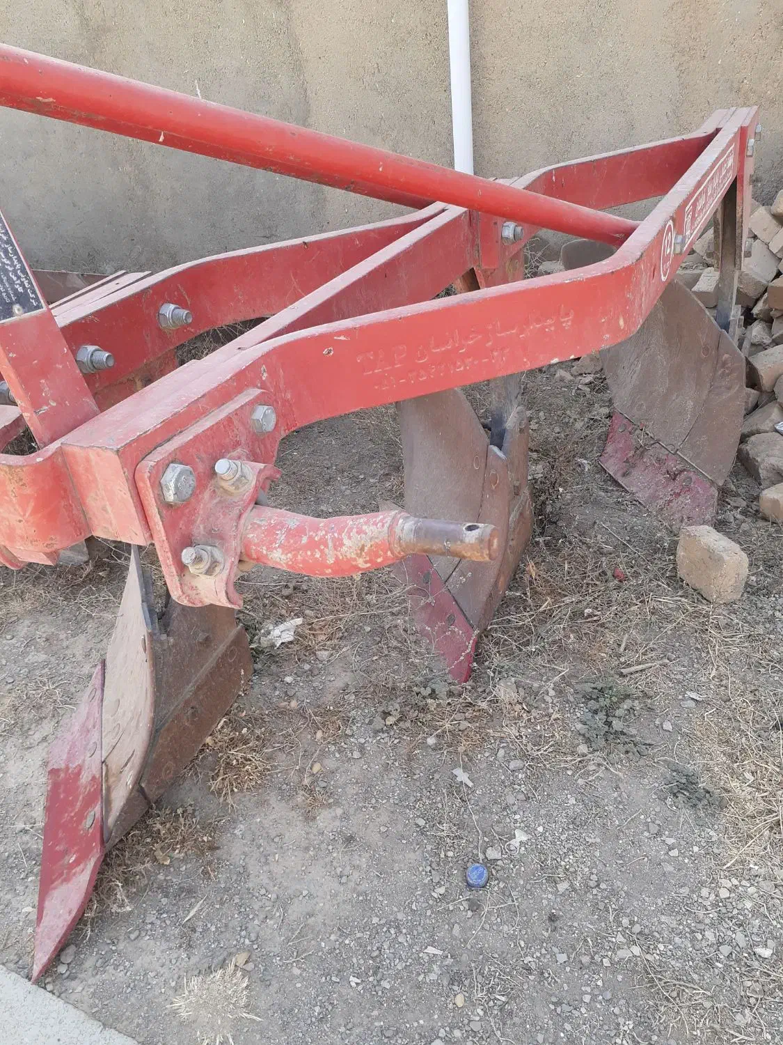 گاو آهن و صاف کن تراکتور ۲۸۵|ماشین‌آلات صنعتی|فامنین, |دیوار