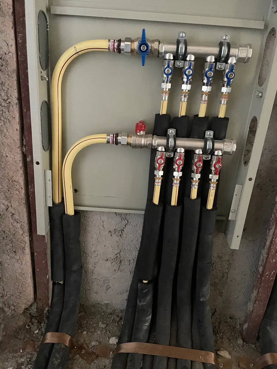 خدمات تاسیسات ساختمان|خدمات پیشه و مهارت|رشت, کاکتوس|دیوار