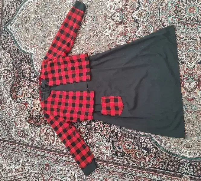 سرافون|لباس|سنقر, |دیوار