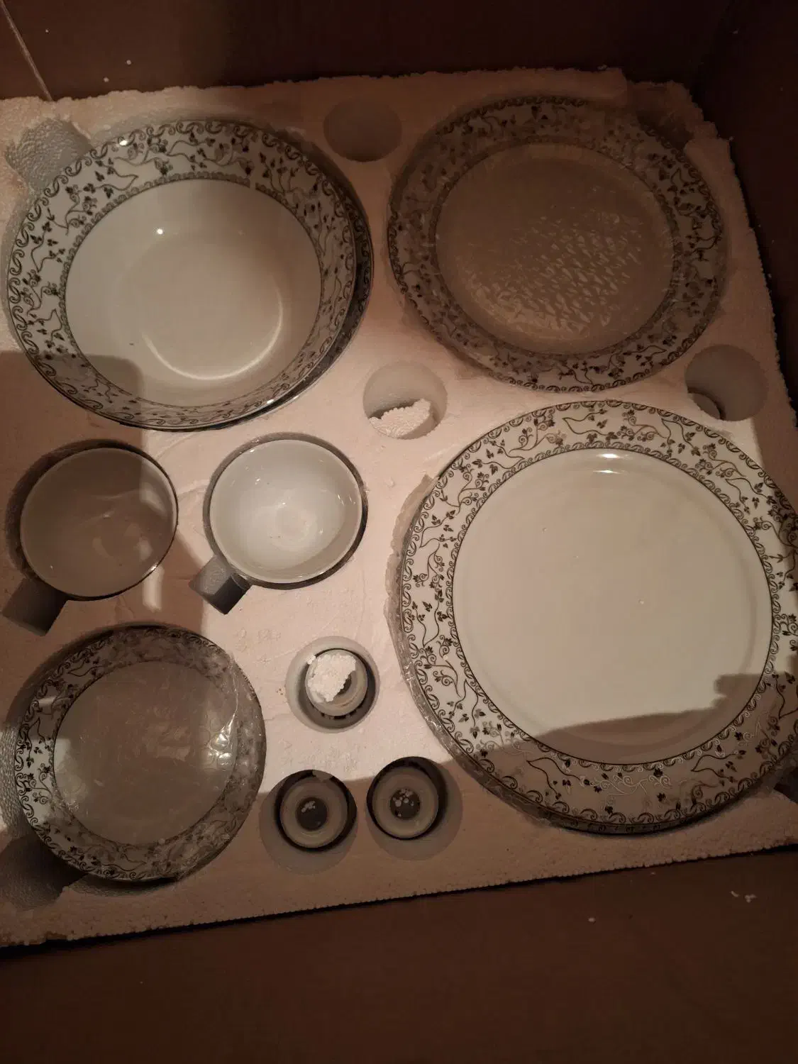 سرویس چینی نونو داخل کارتن|ظروف سرو و پذیرایی|نسیمشهر, |دیوار