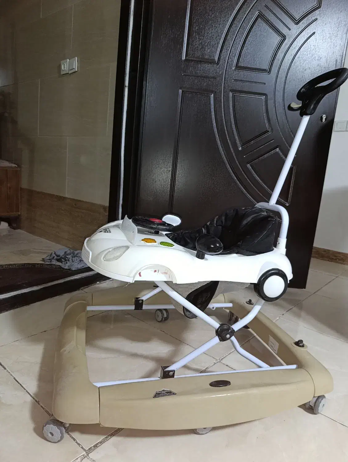 روروئک|تخت و صندلی بچه|شهریار, رضی آباد بالا|دیوار