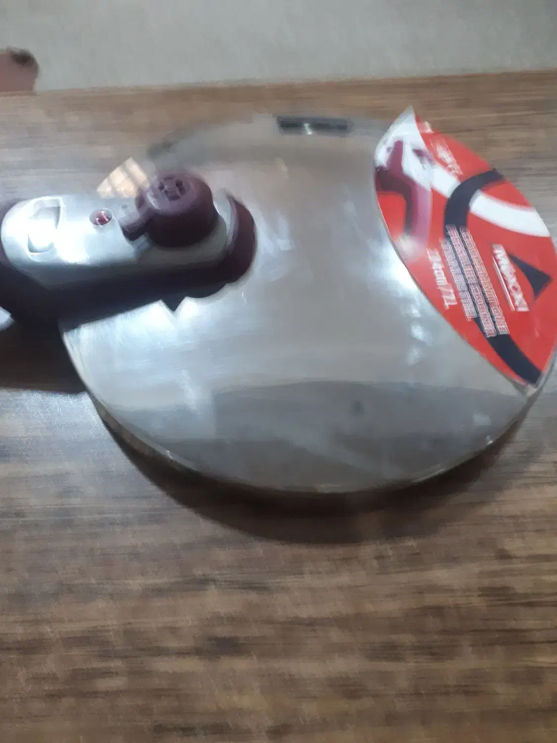 بخاری گازی،ظرفشویی باداربست،سر زودپز،میز دانش اموز|صندلی و نیمکت|بهبهان, |دیوار