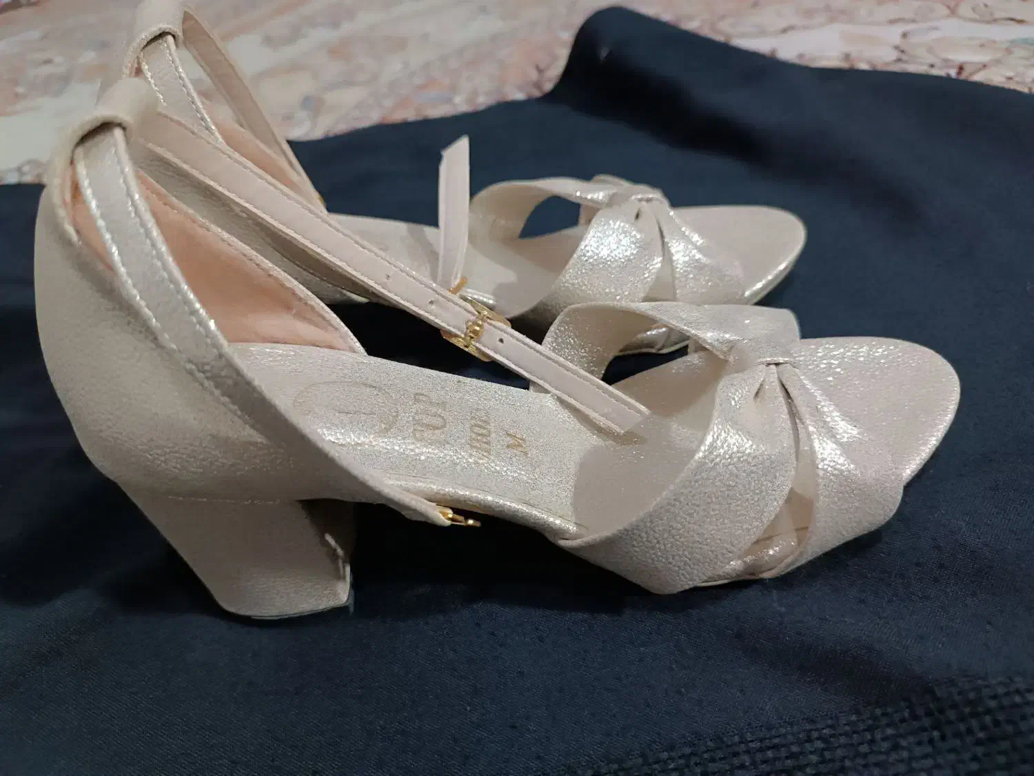 کفش مجلسی|کیف، کفش، کمربند|مشهد, موعود|دیوار