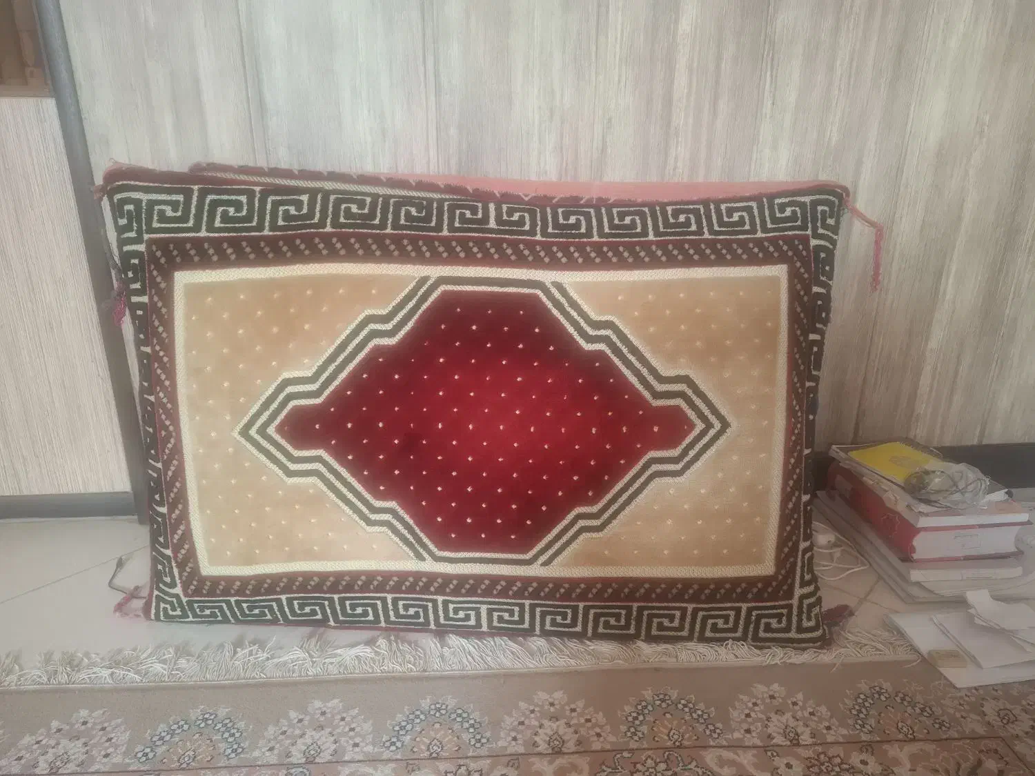 ۶ عدد پشتی مخطه زیبا و سالم|پشتی|اصفهان, ناژوان|دیوار