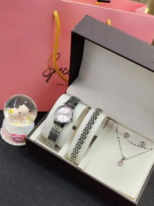 کادو ولنتاین دخترانه و زنانه ست ساعت|بدلیجات|اصفهان, شیخ اشراق|دیوار