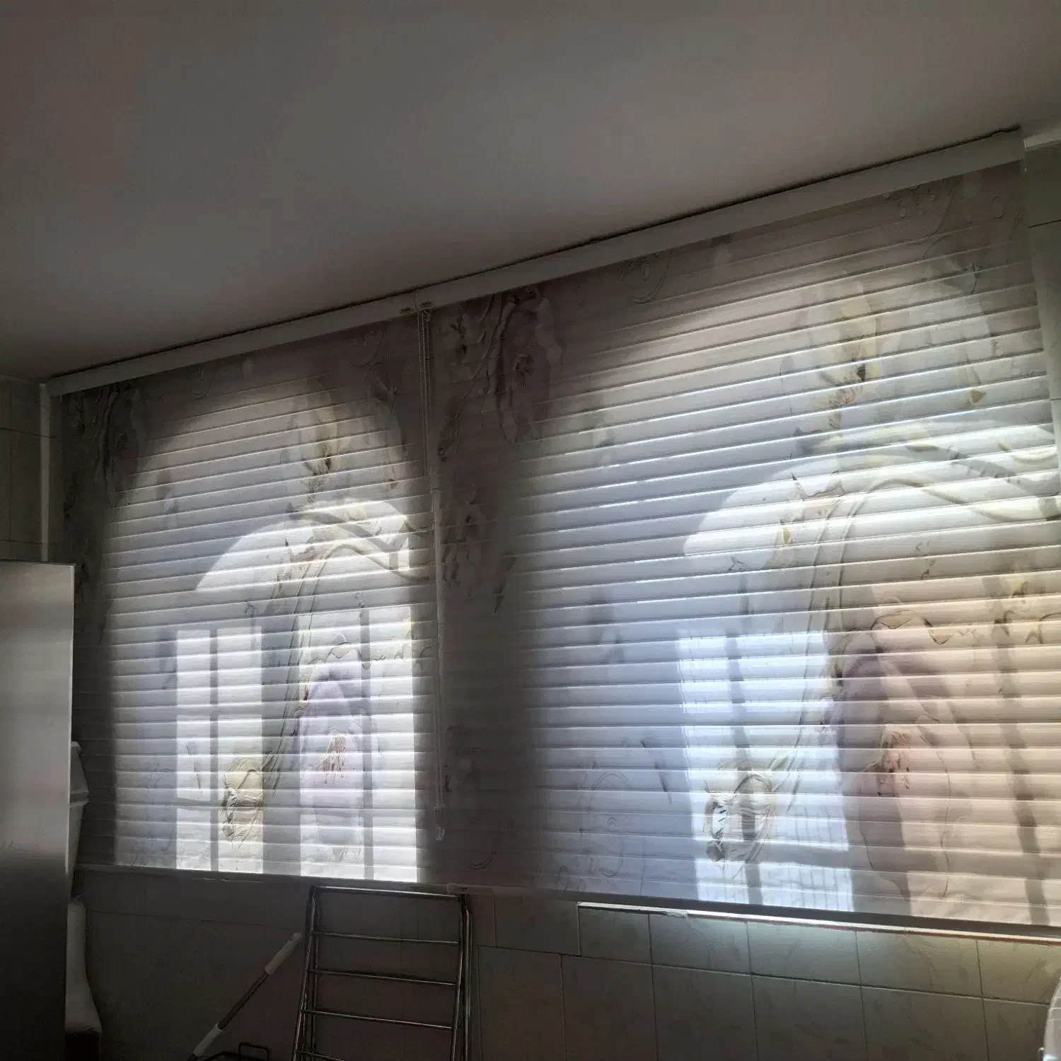 پرده زبرا دومنظوره|پرده، رانر، رومیزی|تهران, هفده شهریور|دیوار