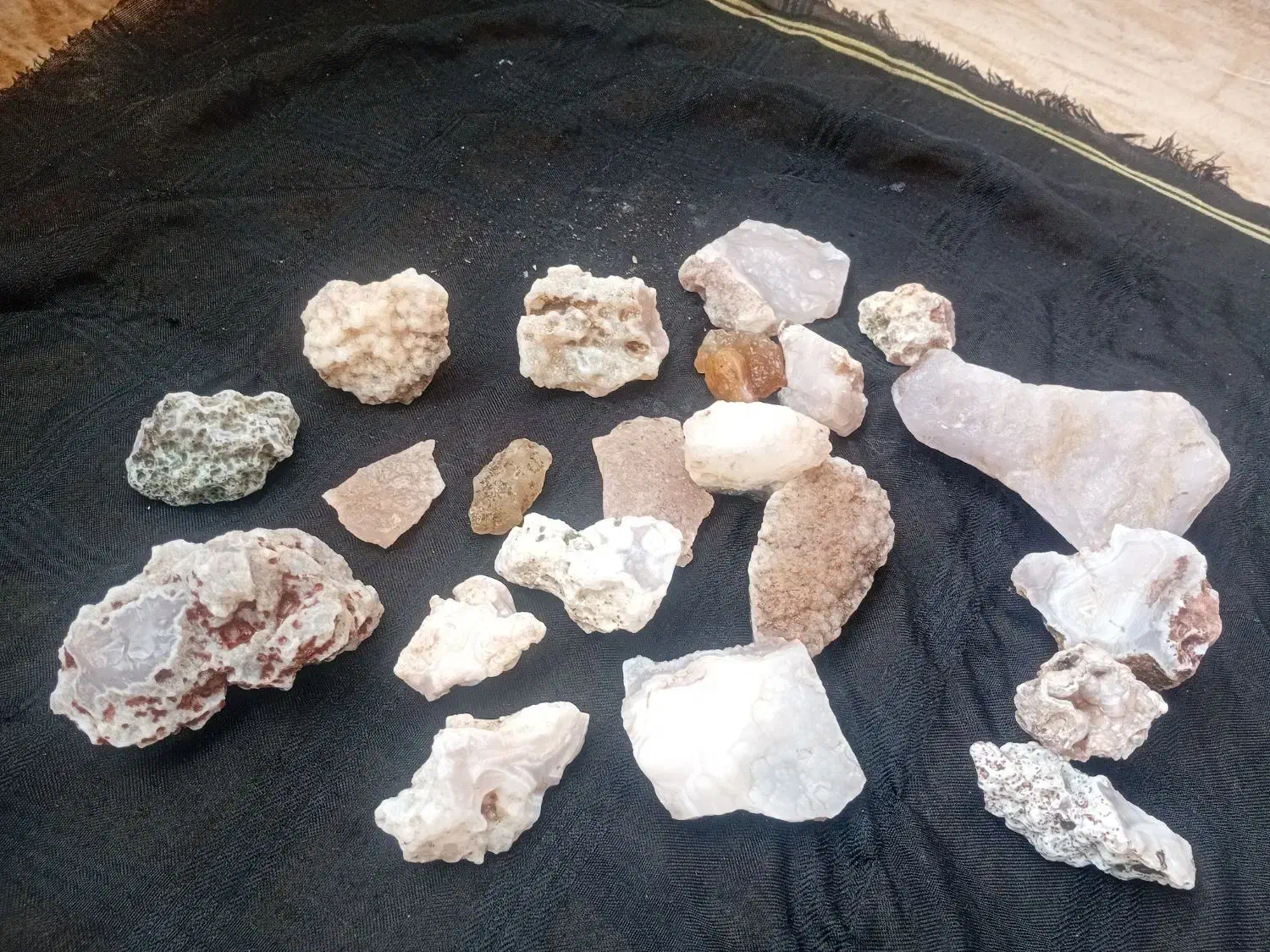 سنگ نگین|بدلیجات|سده (خراسان جنوبی), |دیوار