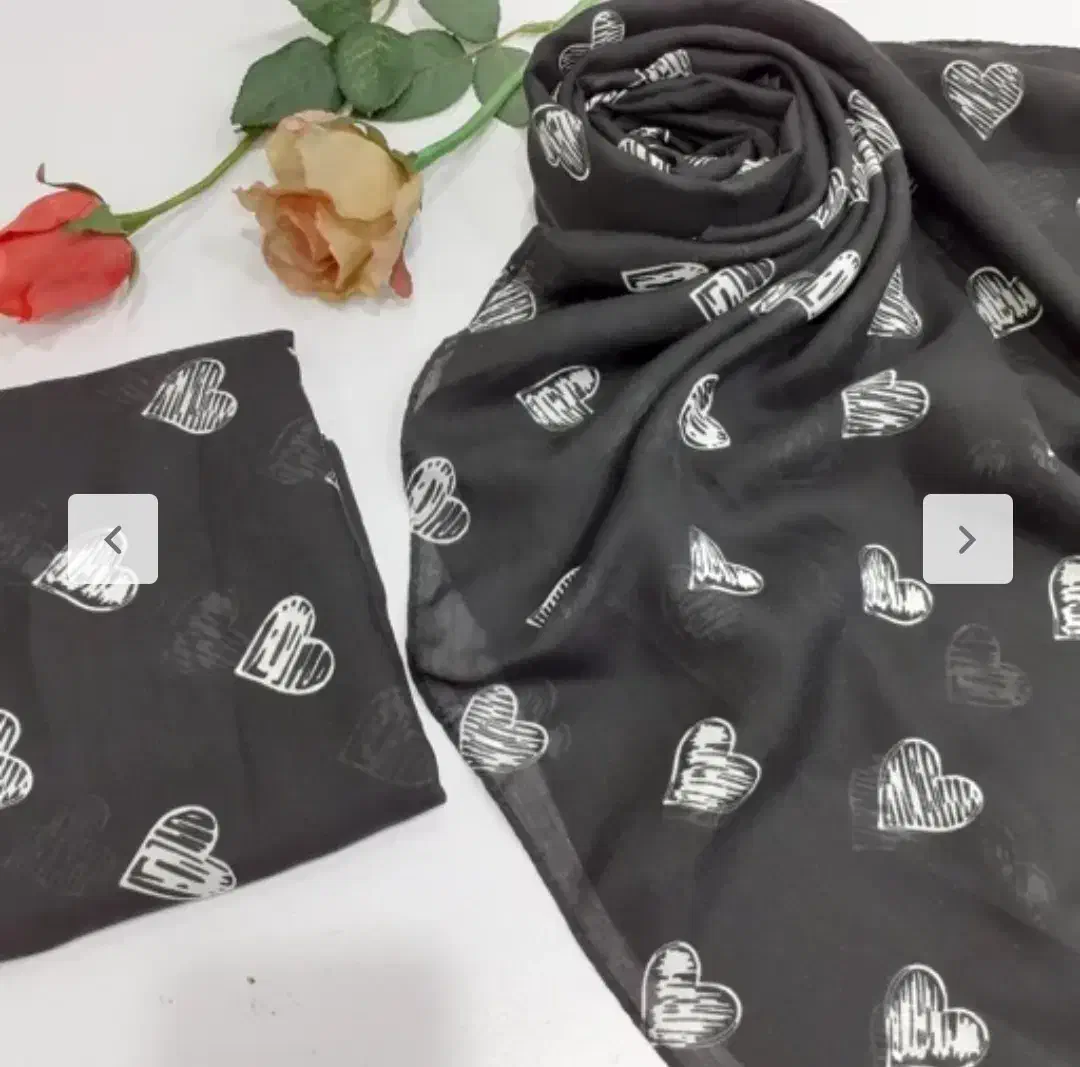 شال مشکی سفید طرح قلب فقط یکی مونده|لباس|کرمان, |دیوار