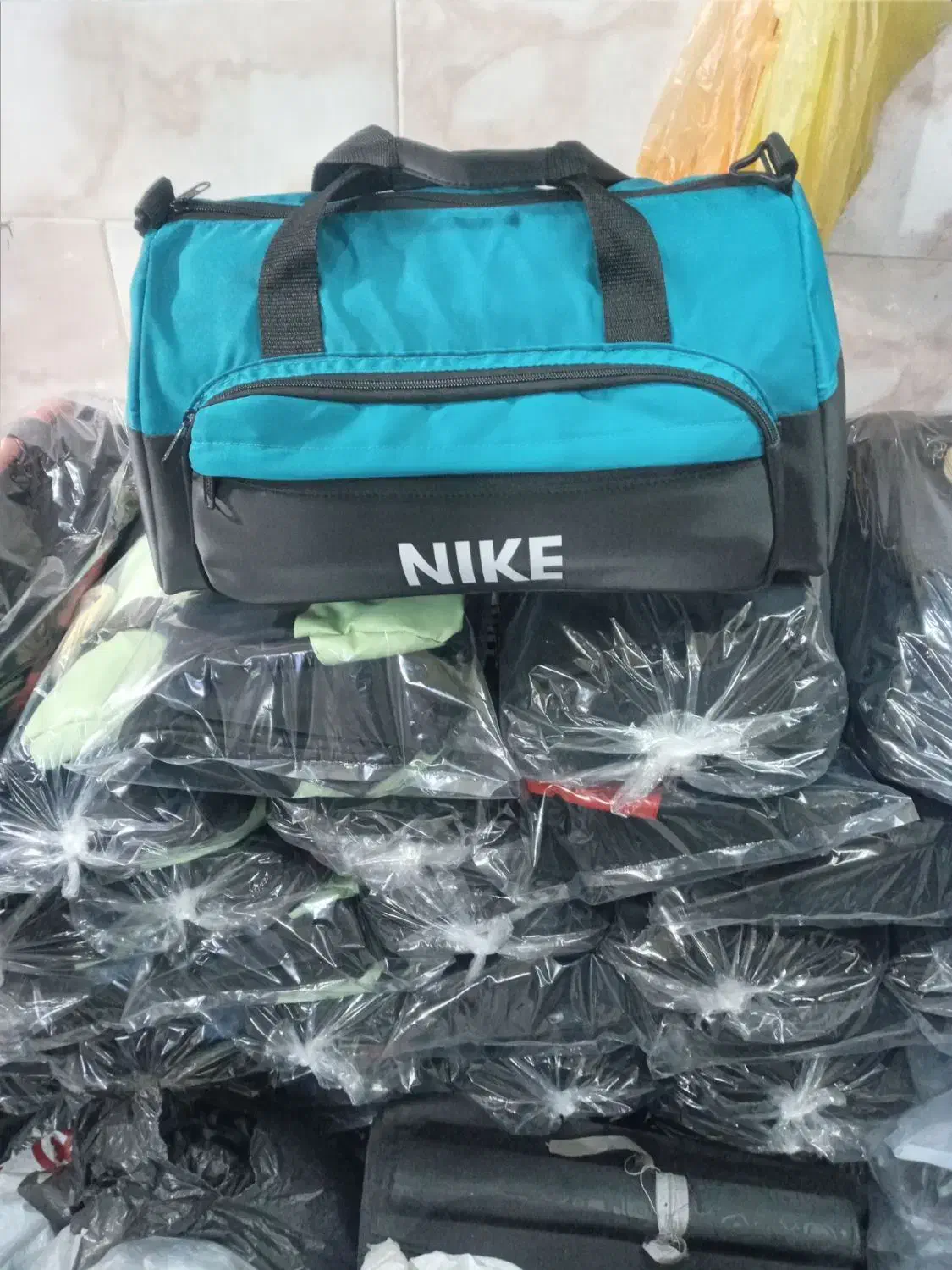 کیف ورزشی|کیف، کفش، کمربند|نیشابور, کشتارگاه|دیوار