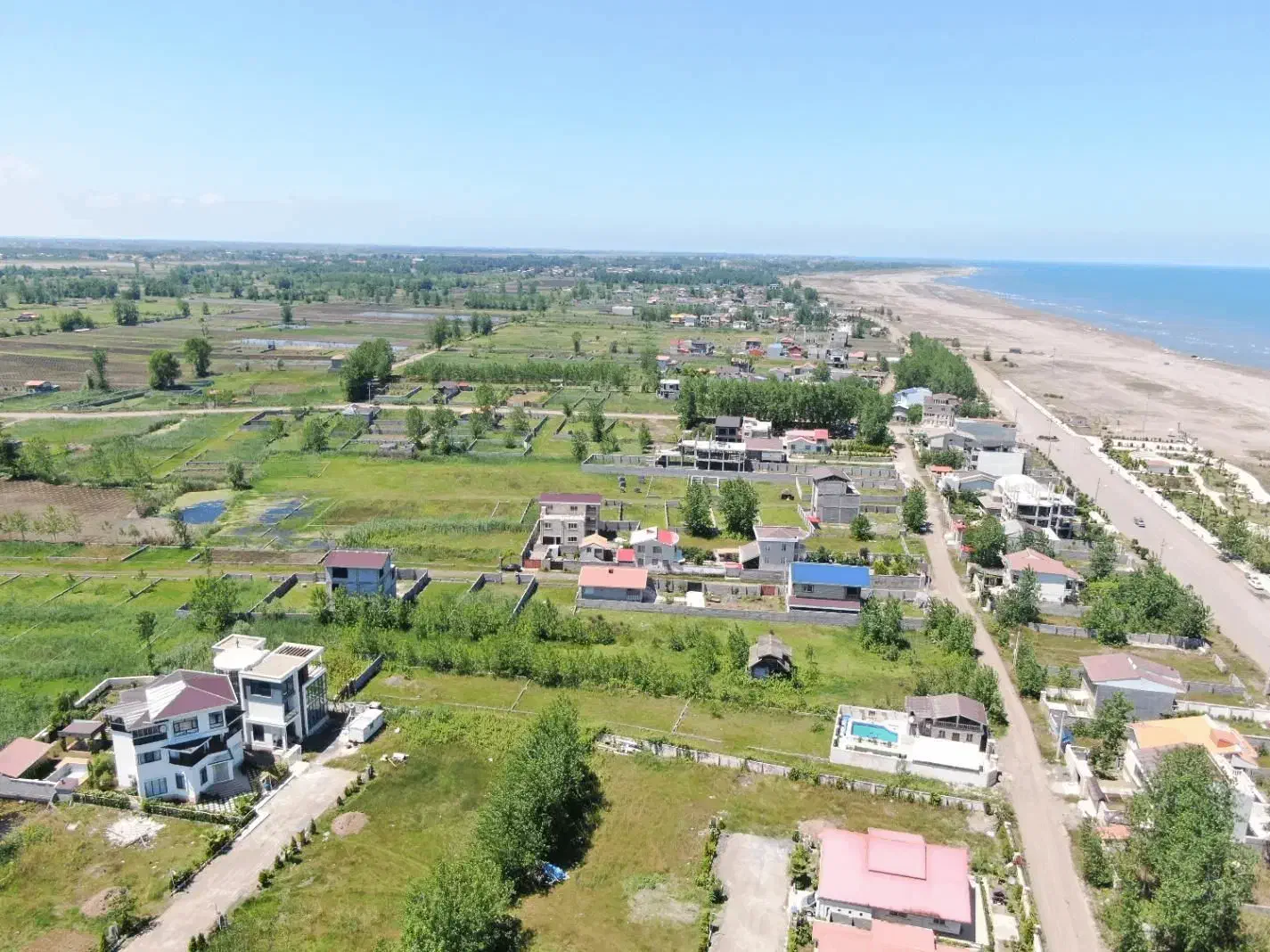 زمین مسکونی سنددار با انشعابات ویو دریا منطقه آزاد|فروش زمین و ملک کلنگی|تاکستان, |دیوار