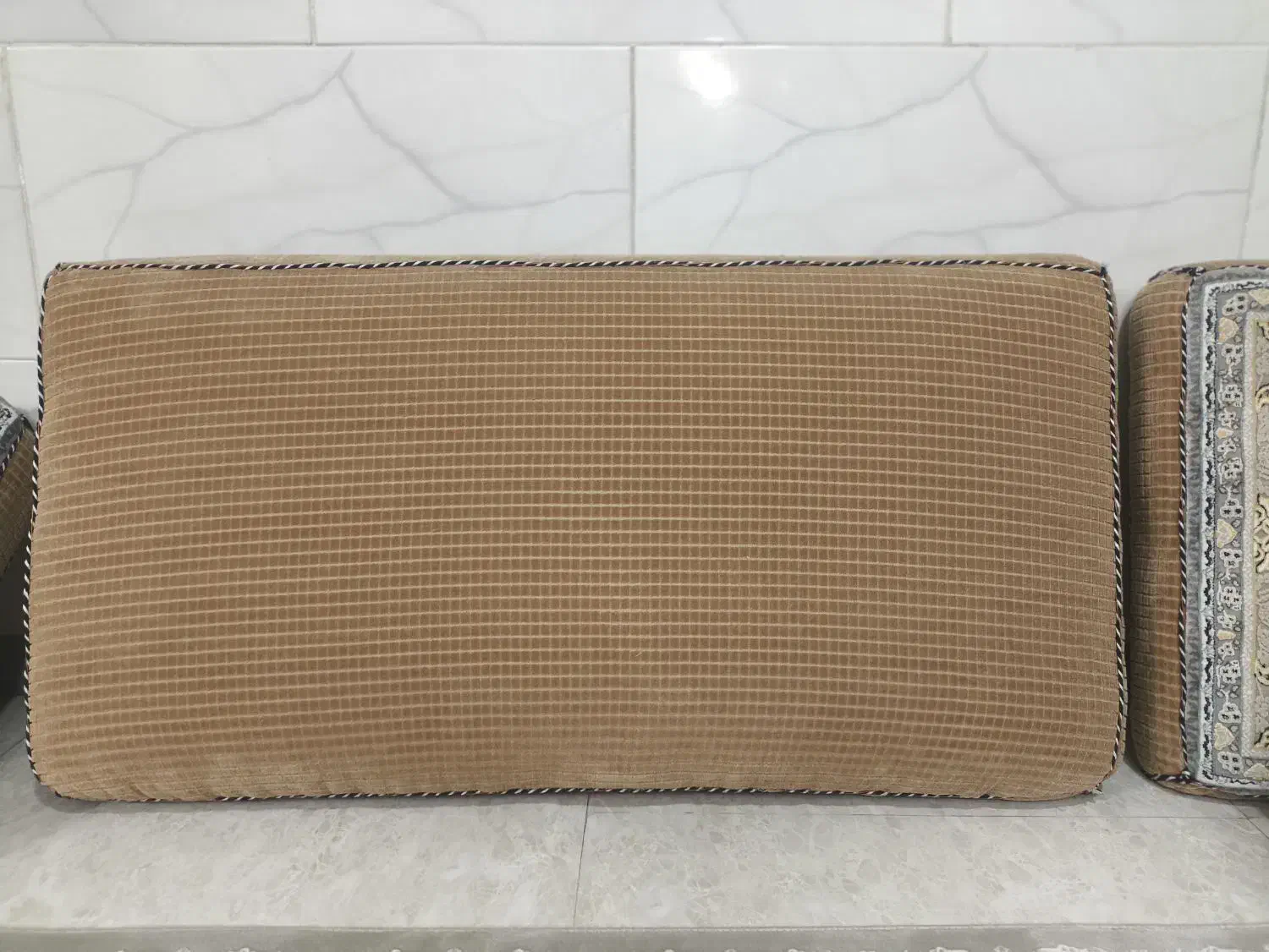 پشتی|پشتی|اراک, |دیوار