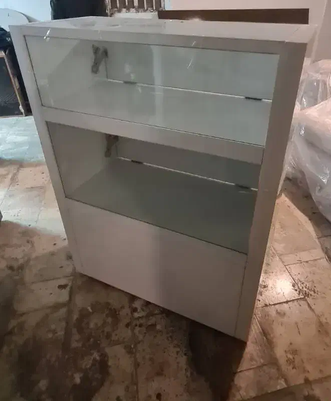 ویترین دکور ام دی اف های گلاس ترک شیشه ای لامپ دار|فروشگاه و مغازه|هشتگرد, شهرک بعثت|دیوار