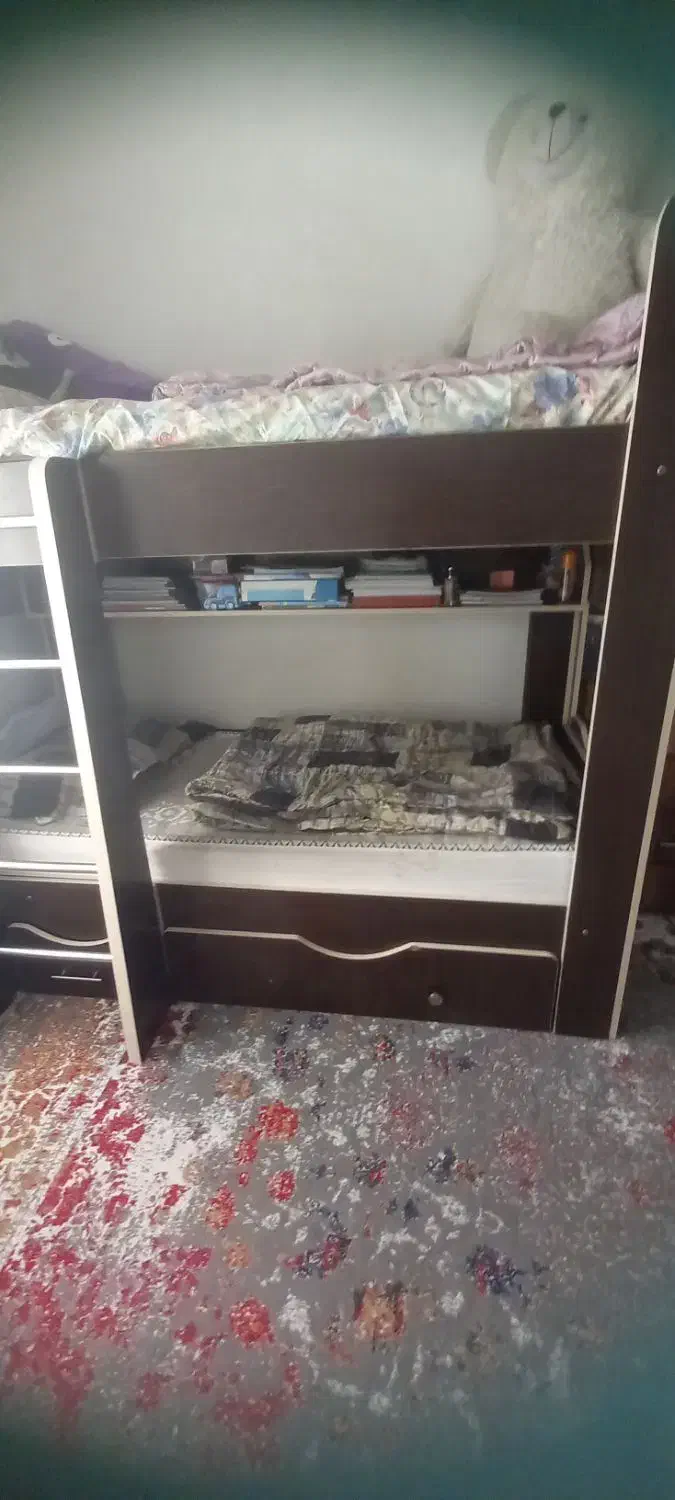 تخت دو طبقه نوجوان کاملا سالم همراه با کتابخانه|تخت و سرویس خواب|تهران, جمال‌زاده|دیوار