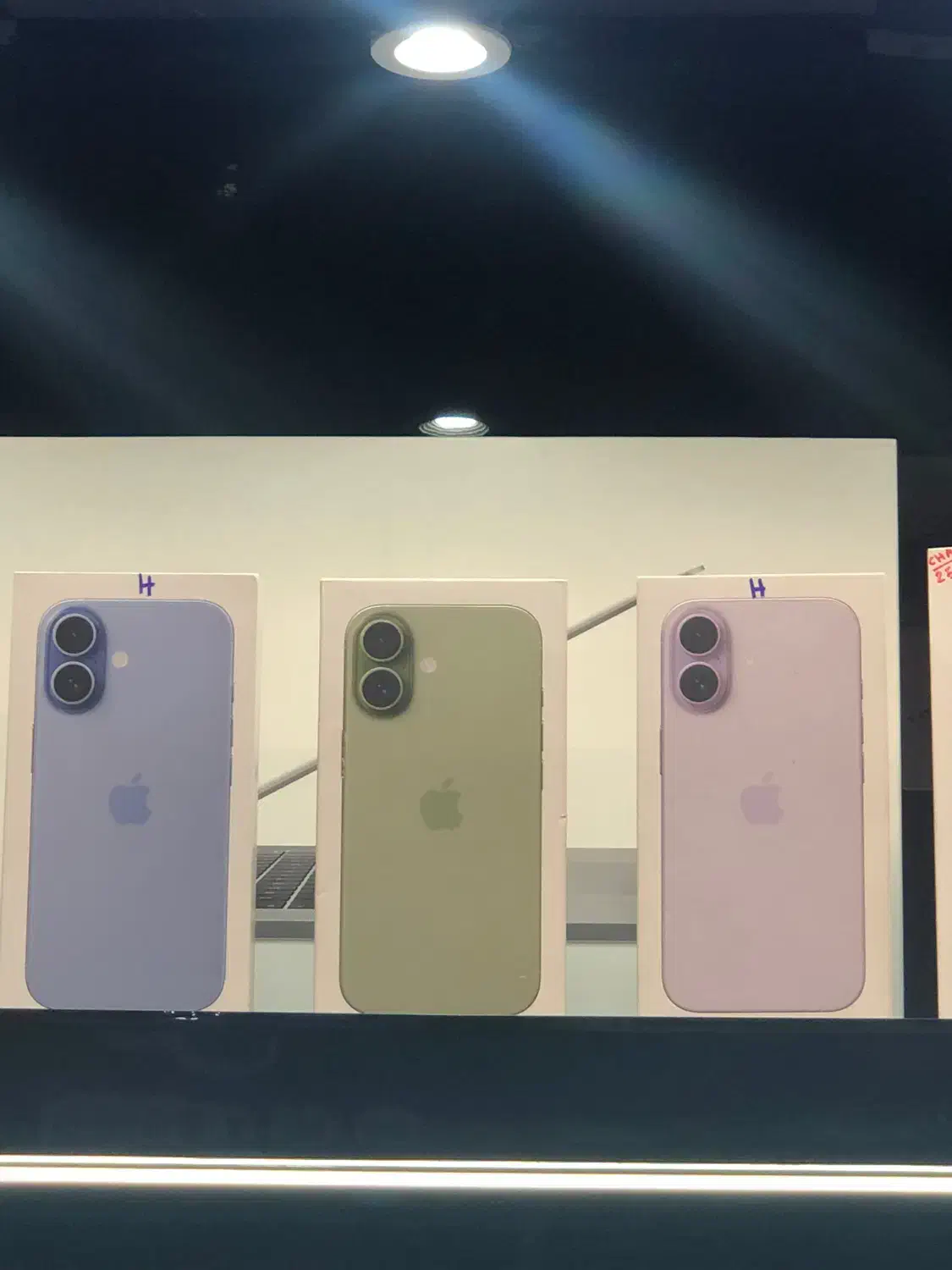 17نرمال بهترین صفه نمایشگر با طرح بازنشستگان اقساط|موبایل|اصفهان, احمدآباد|دیوار