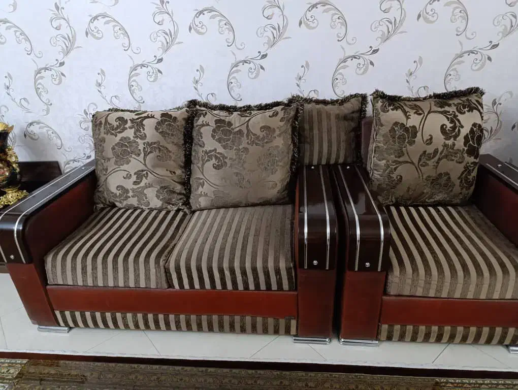 راحتی هفت نفره|مبلمان خانگی و میز عسلی|اراک, |دیوار