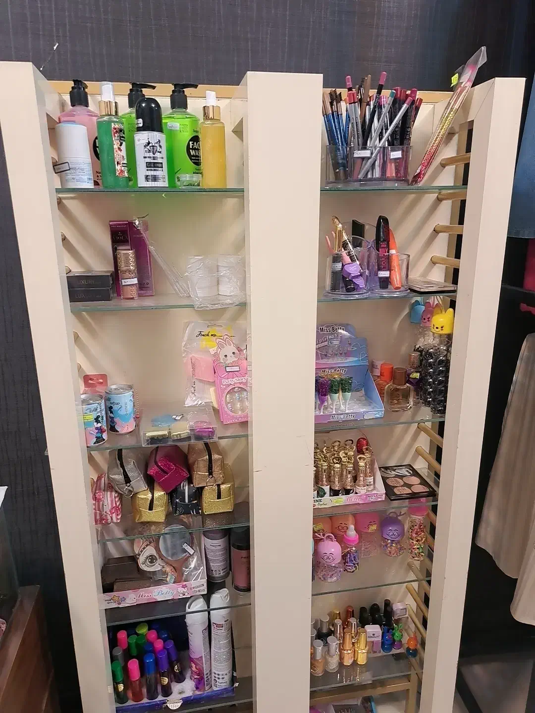 ویترین واینه|بوفه، ویترین، کنسول|کاشان, مصلی|دیوار