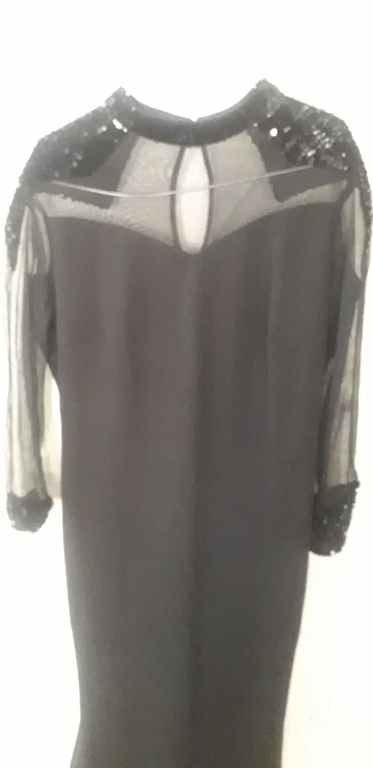 لباس مجلسی|لباس|ری, شهادت|دیوار