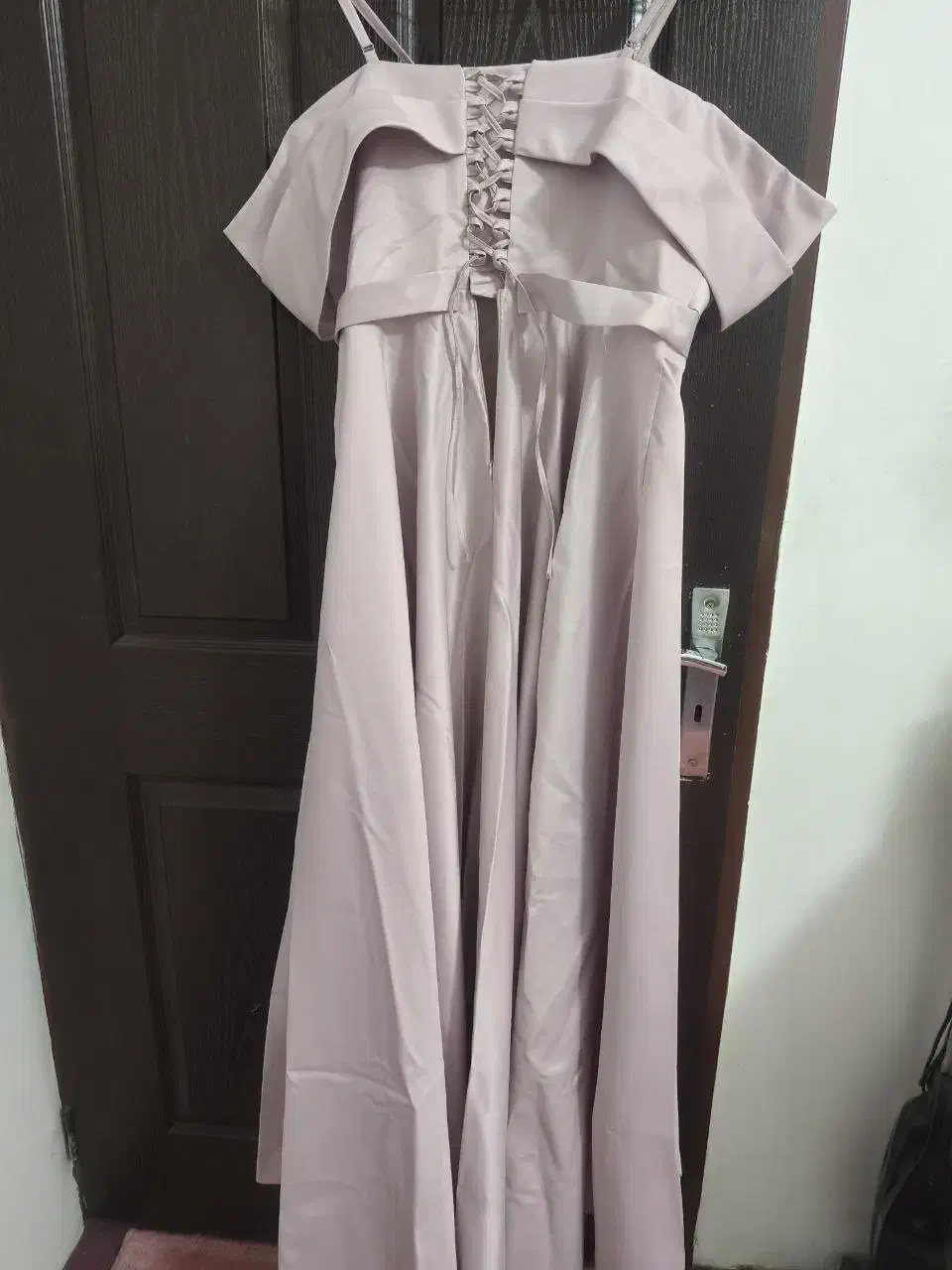 لباس فون دار|لباس|ارومیه, |دیوار