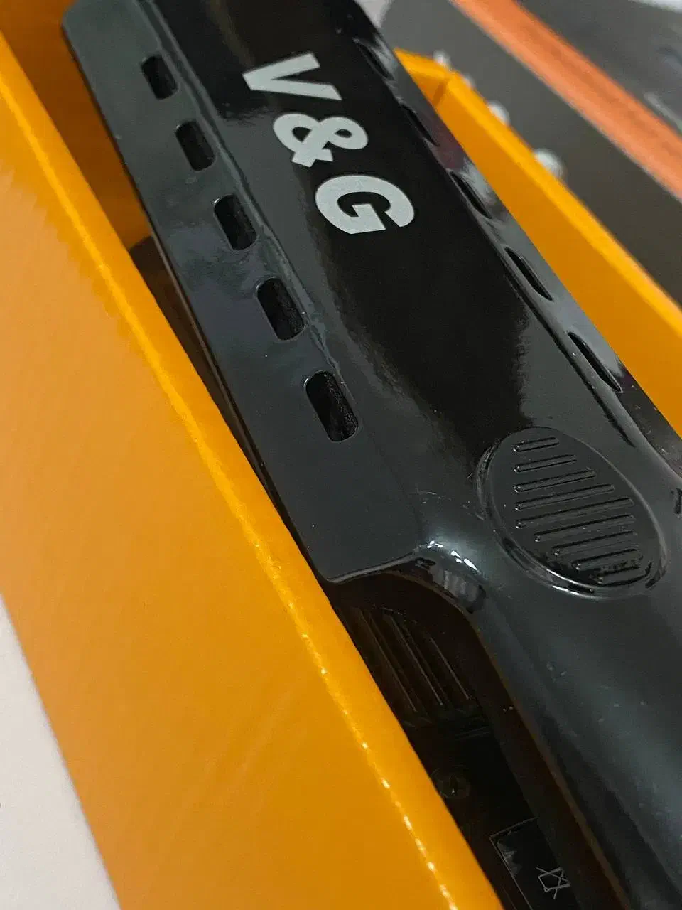 ویو مو|آرایشگاه و سالن‌های زیبایی|رشت, منظریه|دیوار