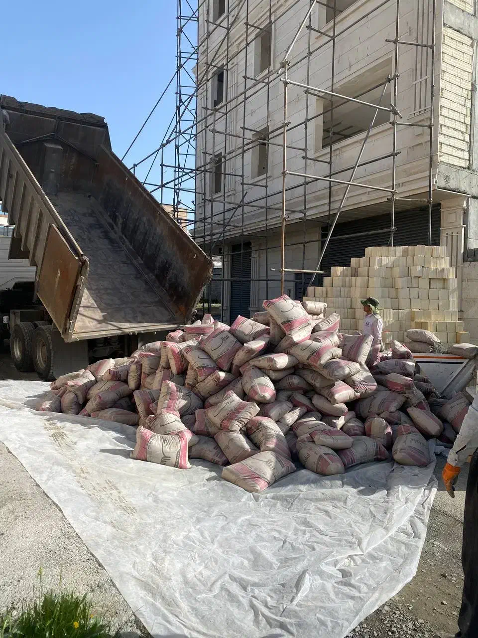 برند یوسفی یونولیت vs سیمان|خدمات پیشه و مهارت|پاوه, |دیوار