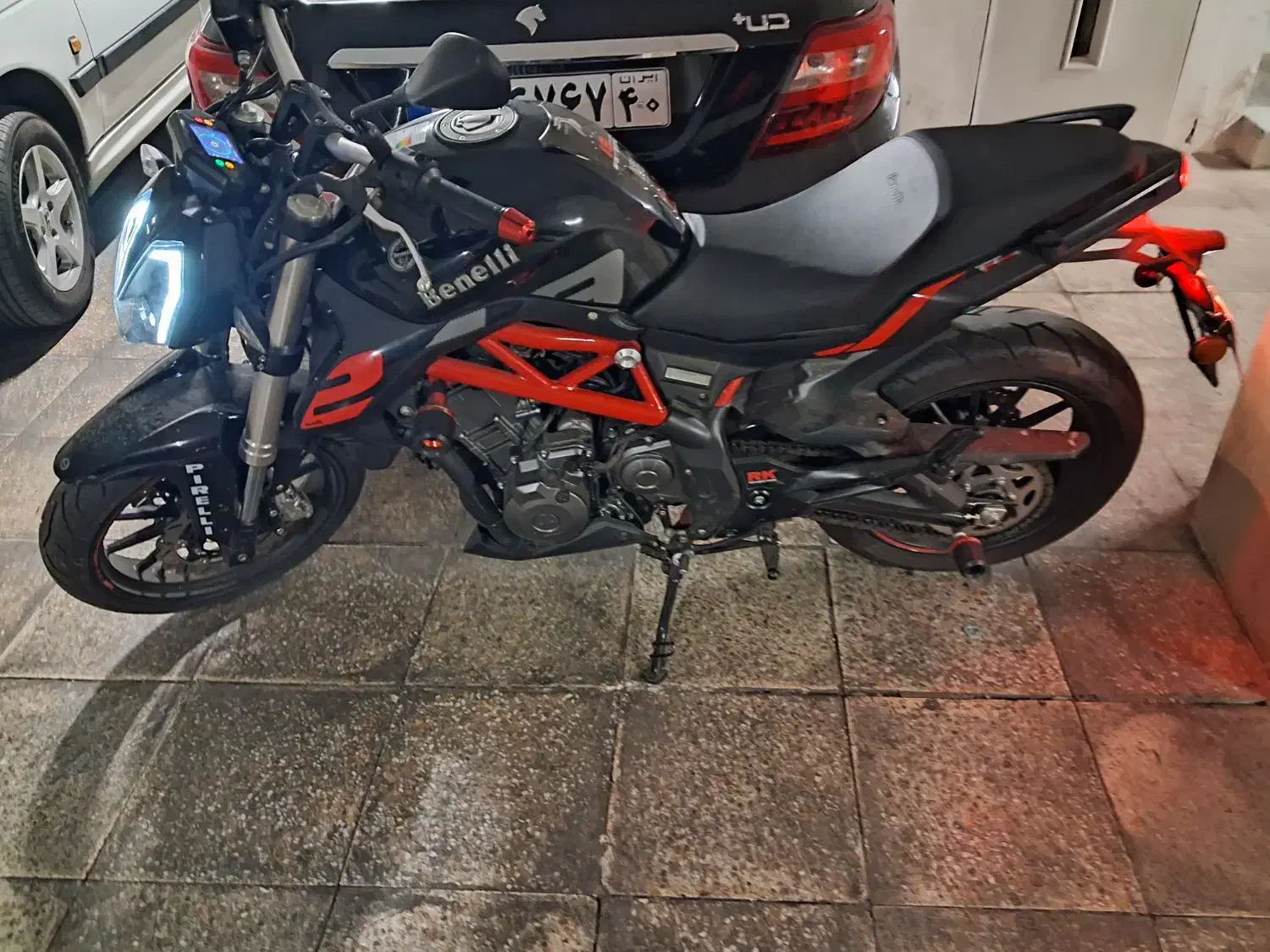 بنلی ۲۵۰ ۲سیلندر|موتورسیکلت|تهران, درختی|دیوار