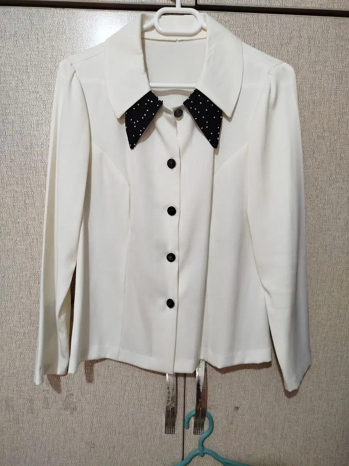 کت و دامن|لباس|رشت, شهرک قدس|دیوار