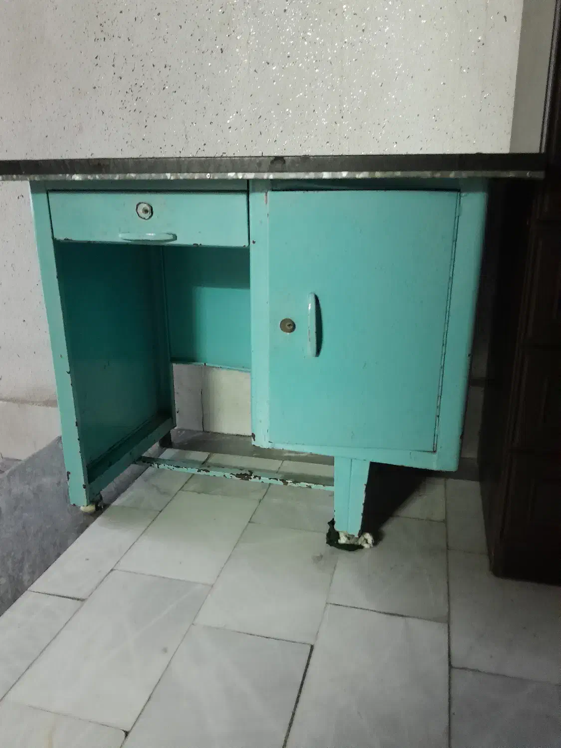 میز فلزی|میز تحریر و کامپیوتر|قائم‌شهر, |دیوار