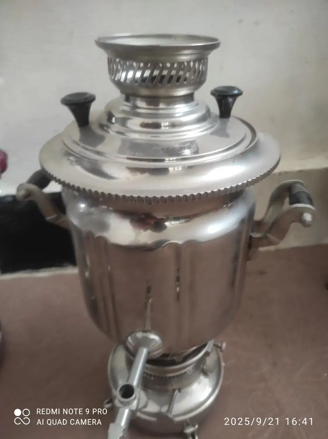 سماورنفتی نو|سماور، چای‌ساز، قهوه‌ساز|کاشان, مزرعه نو|دیوار