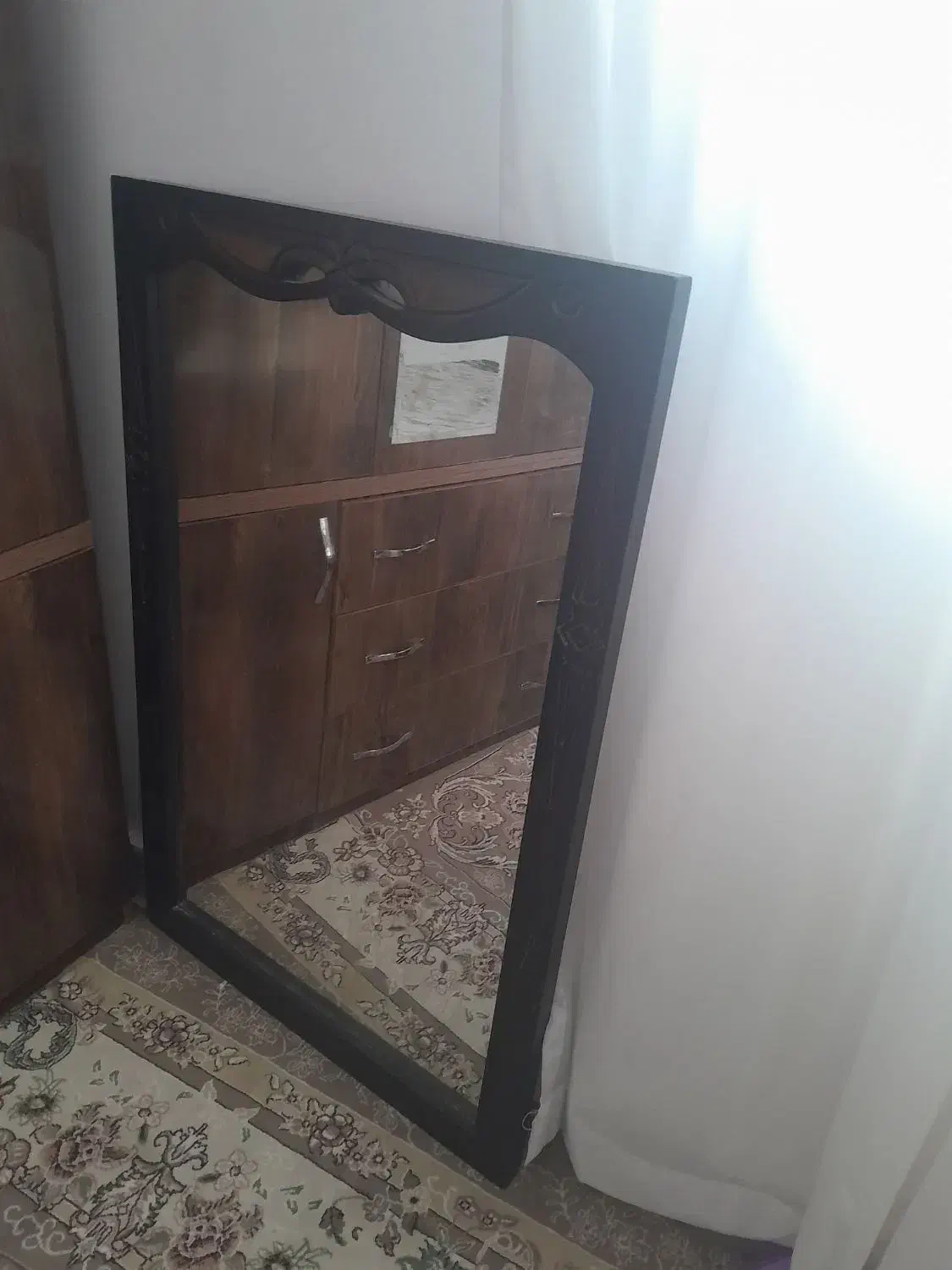 آینه|آینه|آشخانه, |دیوار