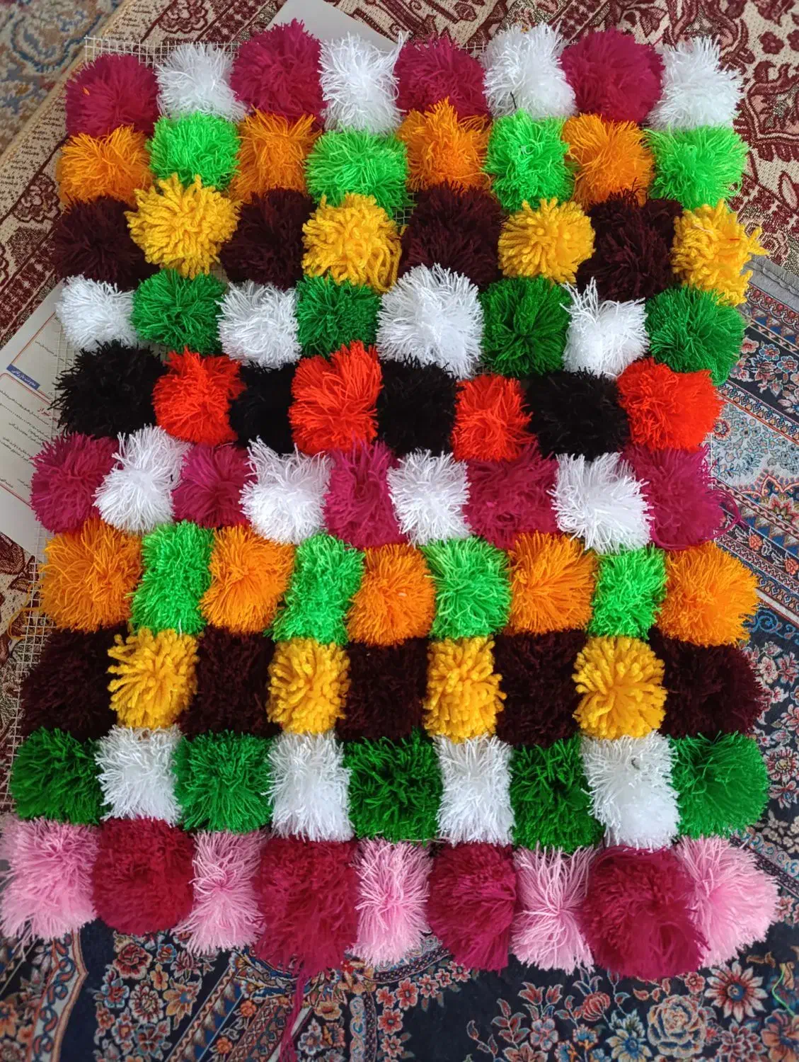 باسلام پادری دست بافت با کاموا.بارنگهای شادومتنوع.|پادری|کرمان, |دیوار