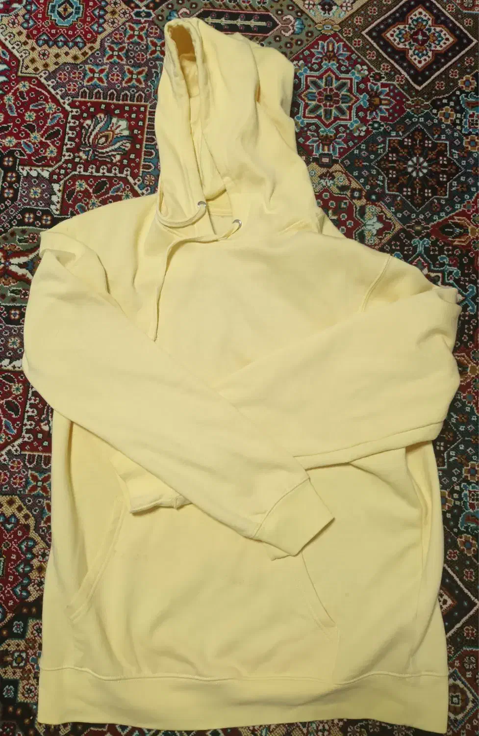 هودی لیمویی|لباس|شیراز, آزادگان|دیوار