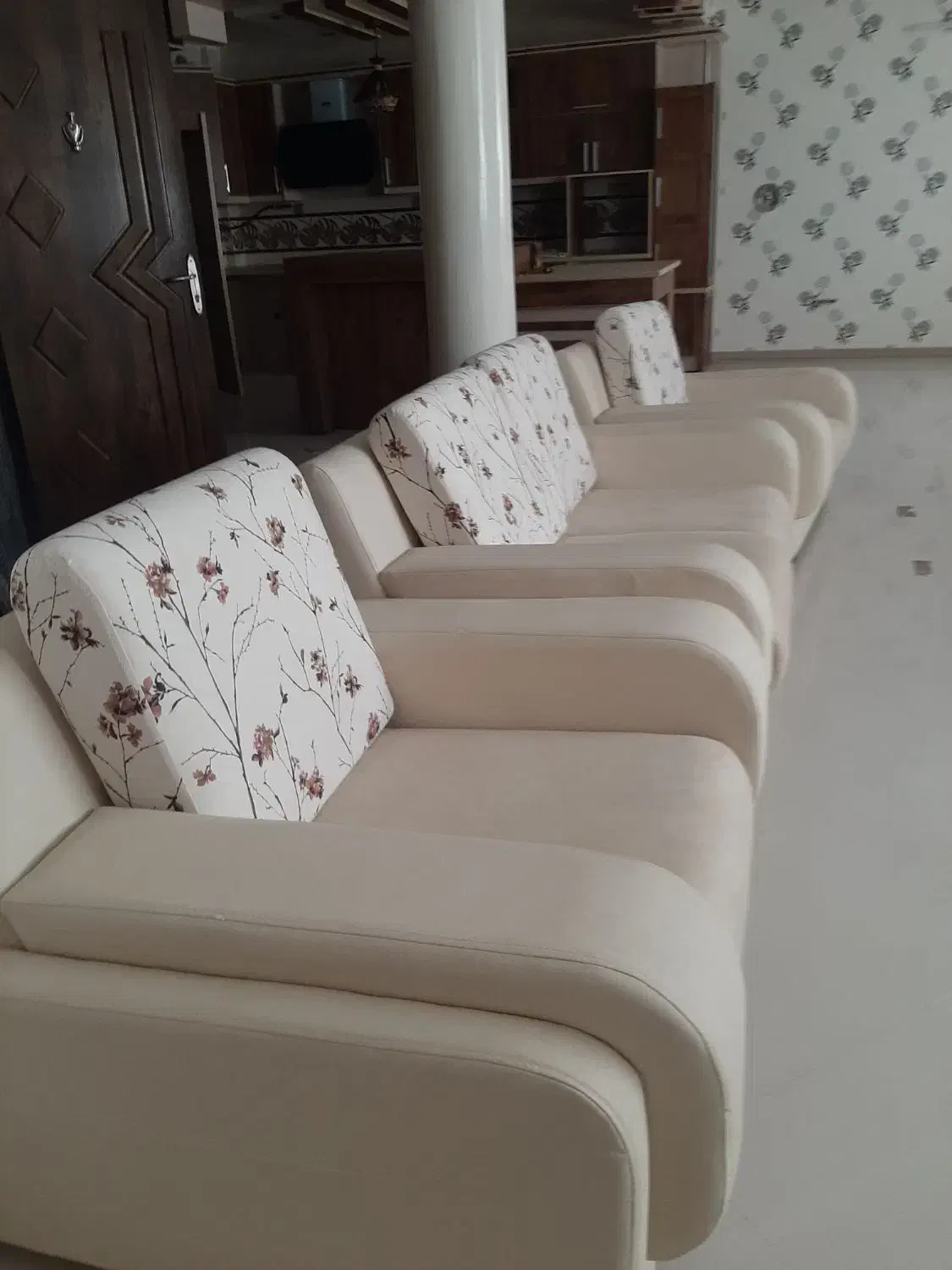 لوازم و مبلمان منزل|مبلمان خانگی و میز عسلی|بیرجند, |دیوار