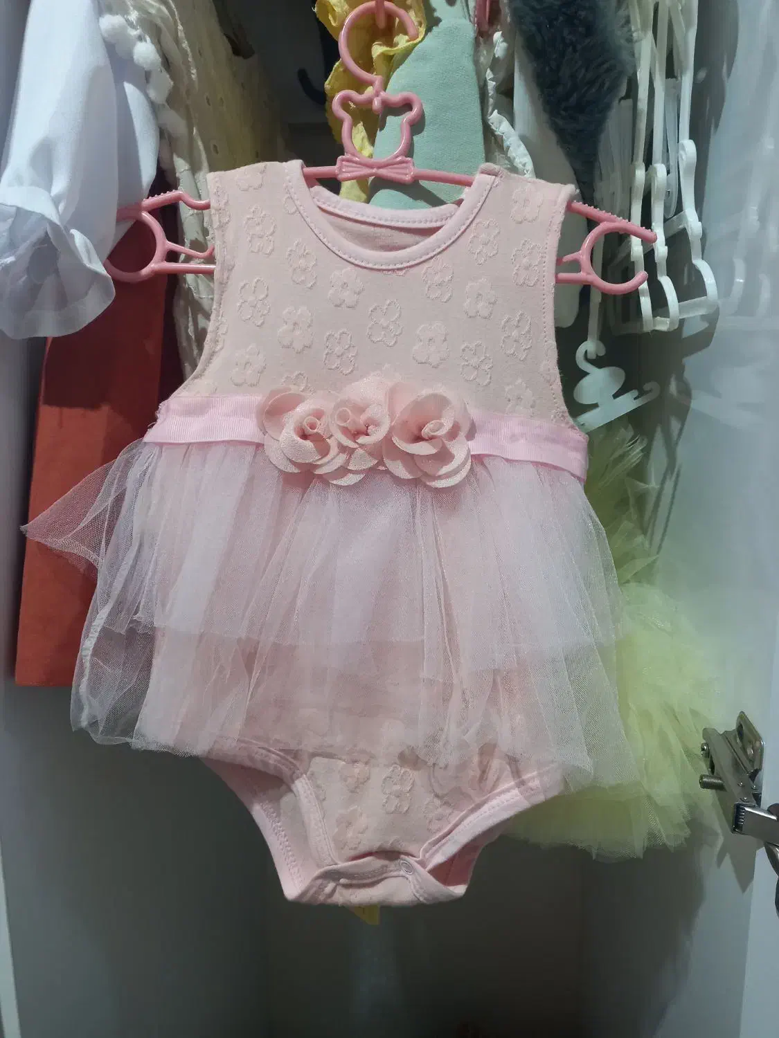 لباس بچگانه|کفش و لباس بچه|آستانه اشرفیه, |دیوار