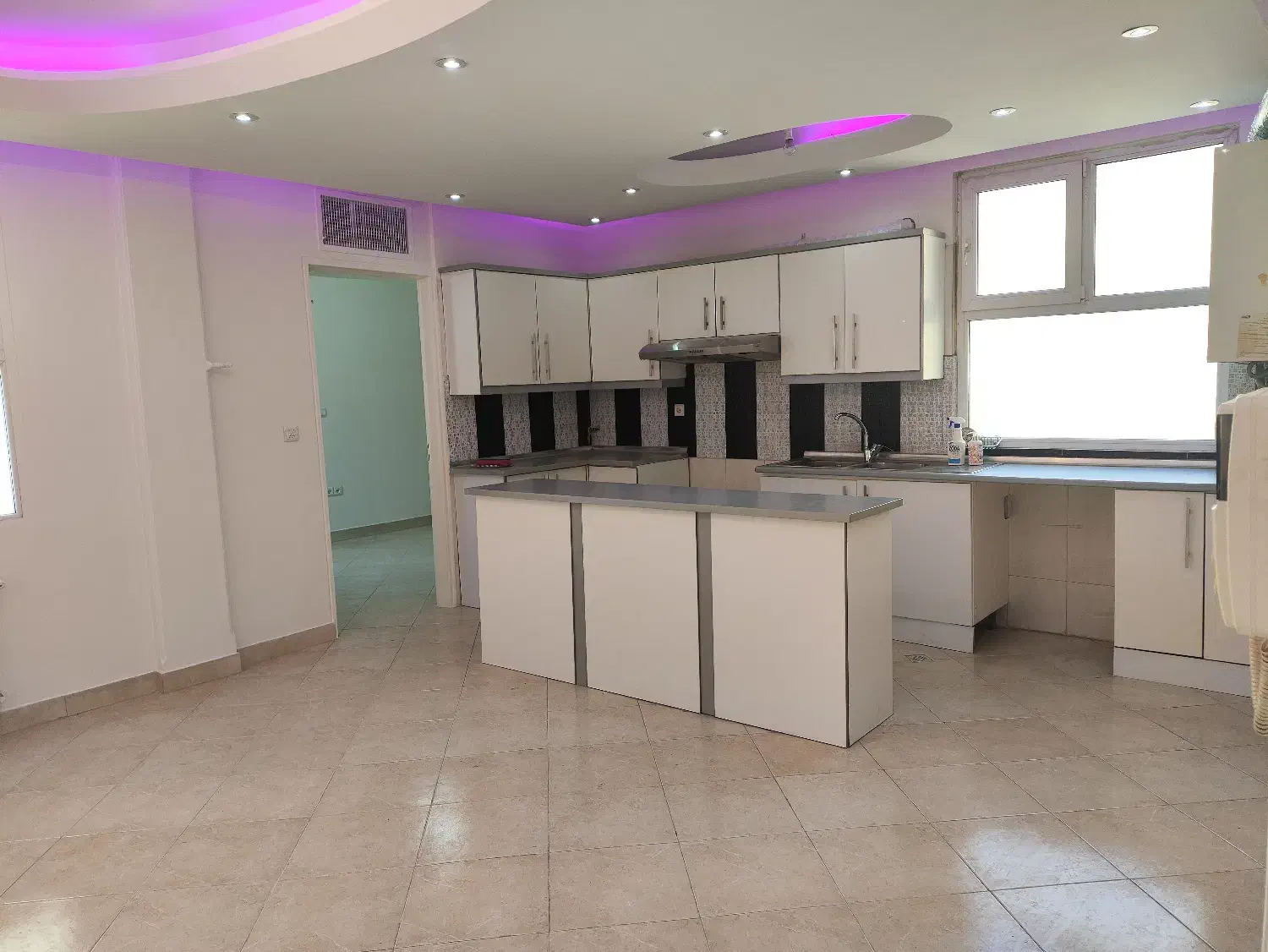 ۴۹ متر /یک خواب/ بسیار خوش نقشه /فول امکانات|فروش آپارتمان|تهران, استخر|دیوار