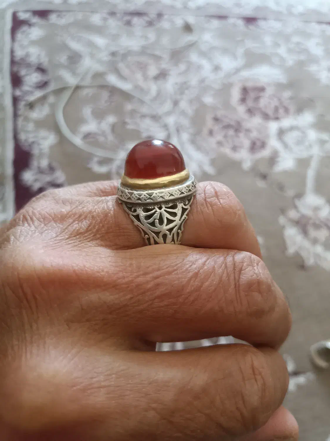 سلام خدمت شما دوعددانگشترعقیق وزن ۲۳/۵گرم زمرد۸گرم|جواهرات|زابل, |دیوار