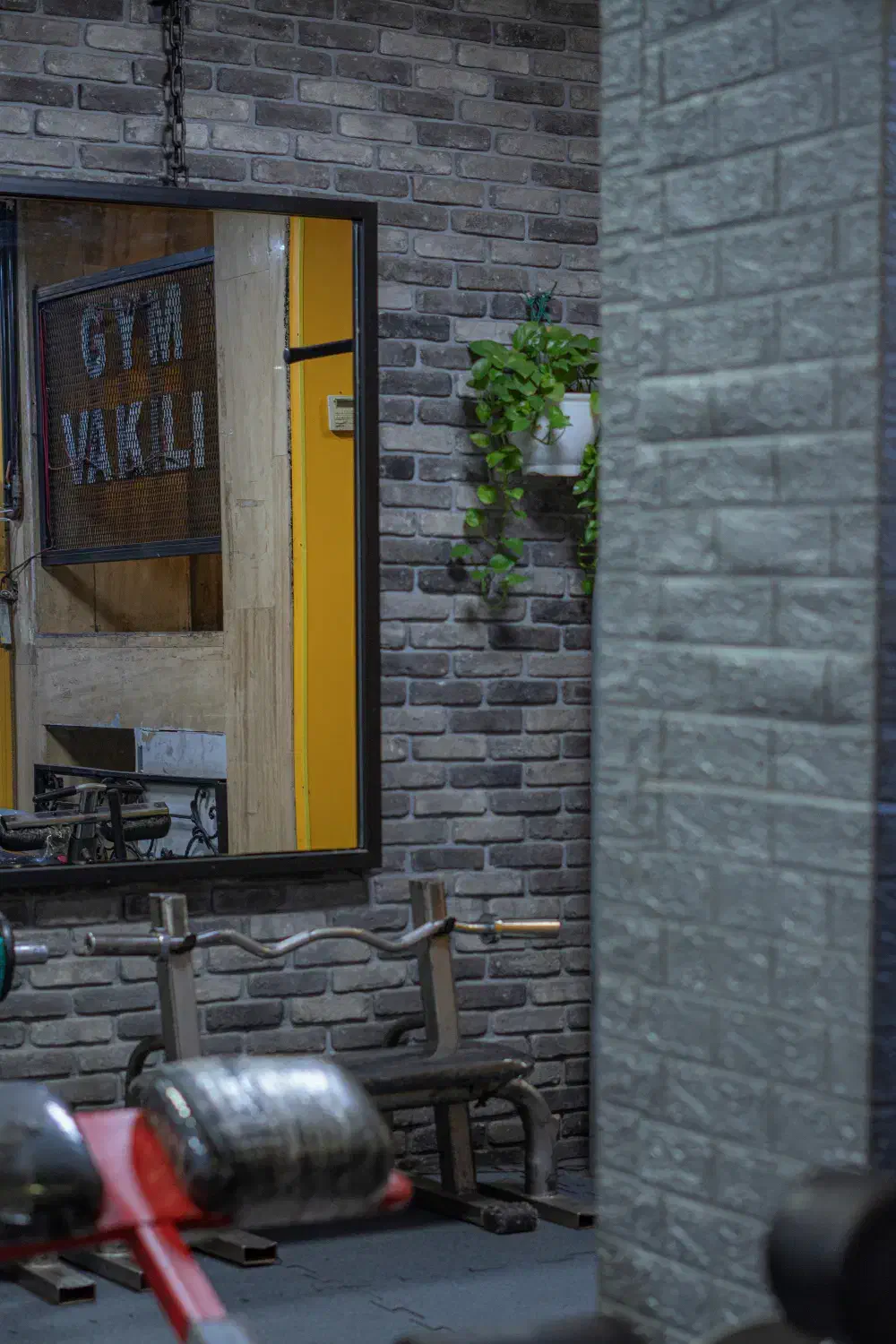 استخدام نظافت چی باشگاه بدنسازی(آقایان)|استخدام سرایداری و نظافت|تهران, منیریه|دیوار