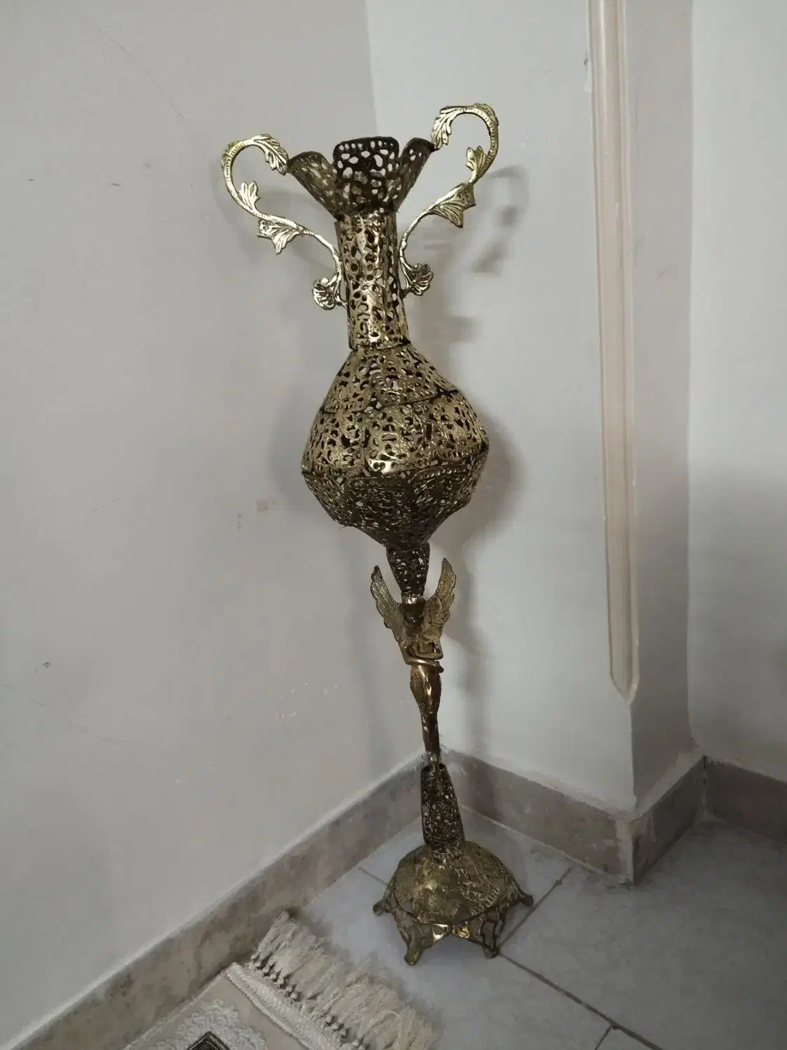 گلدان برنجی|گل مصنوعی|گلستان (تهران), |دیوار
