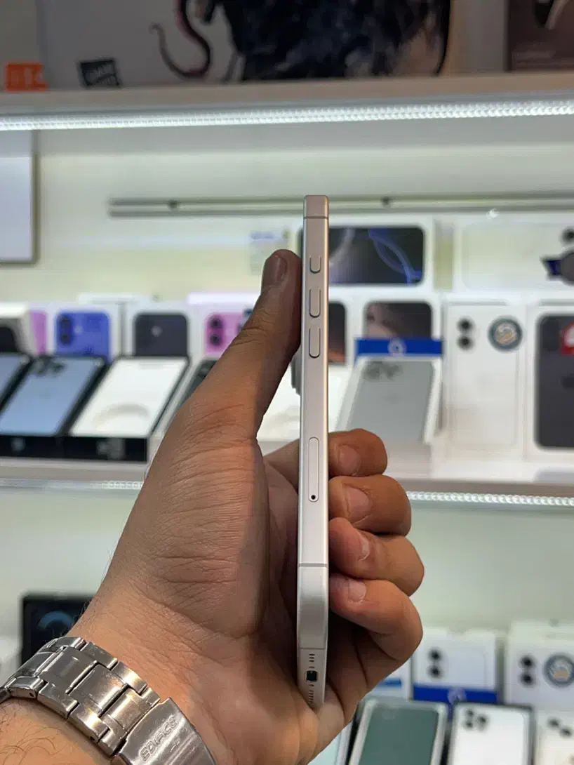 Iphone 16 128 GB در حد اکبند فقط ۲ بار شارژ|موبایل|کرج, گوهردشت|دیوار