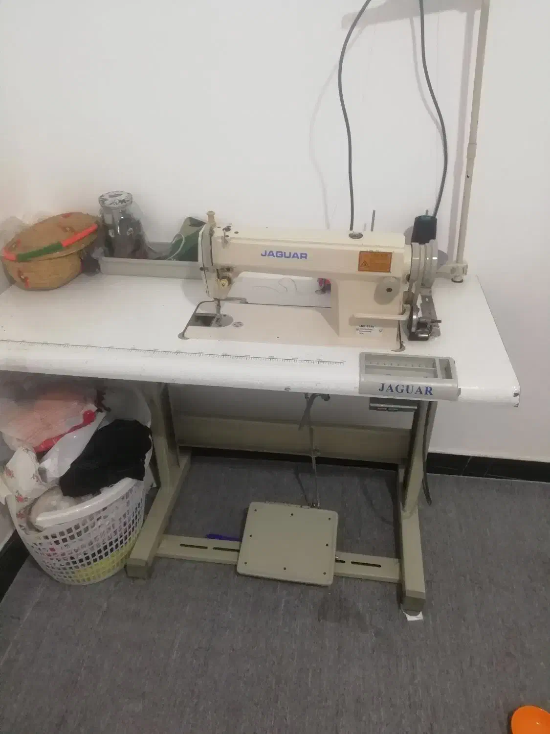 چرخ کارگاهی راسته دوز جک|چرخ خیاطی و ریسندگی|یاسوج, |دیوار