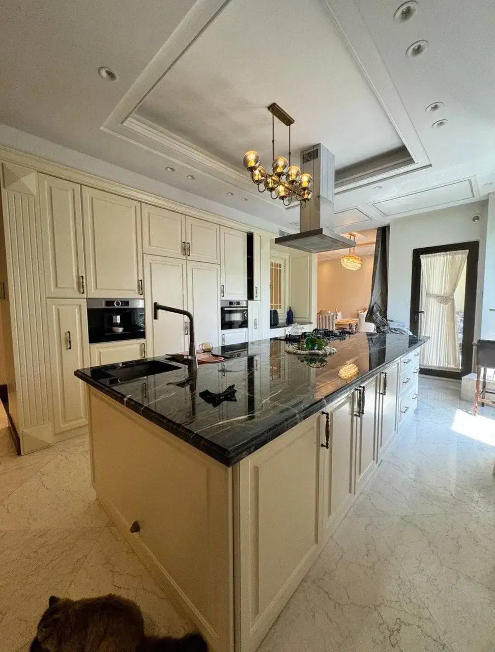 یـه فـایـل درسـت‌وحـسـابی ۲۵۰ متـری تو زعفرانیه