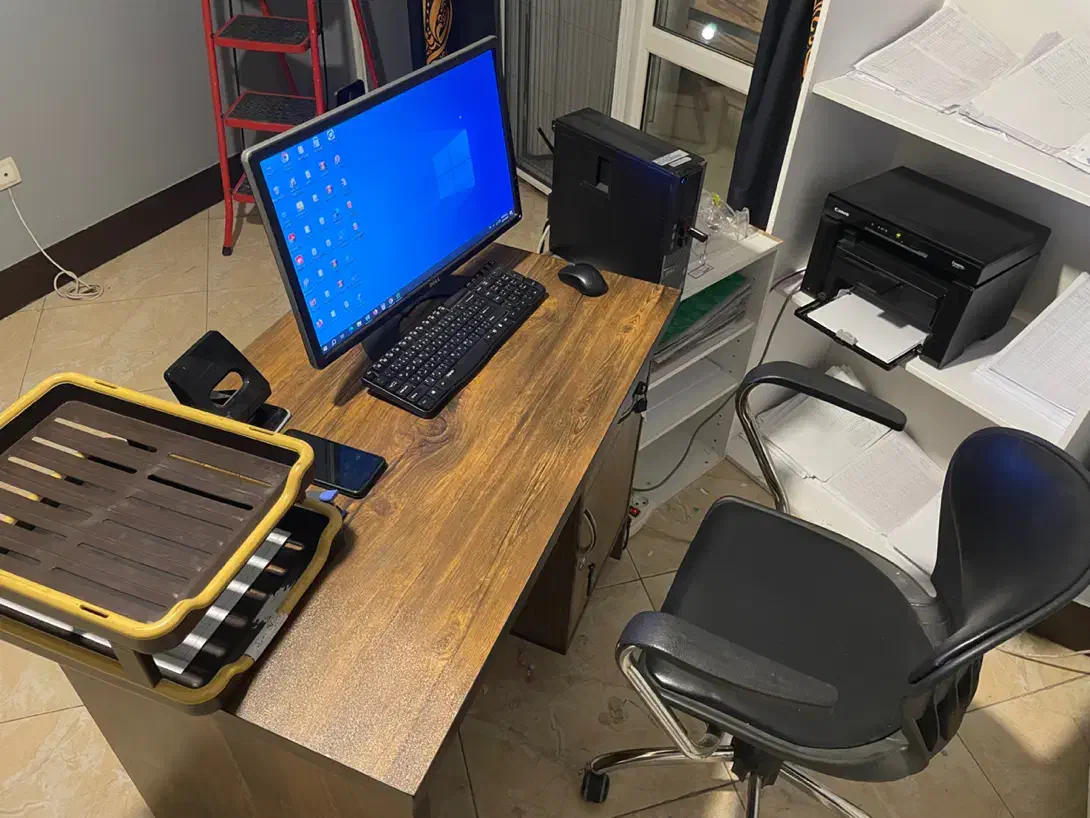 ست کامل میز صندلی کیس کامپیوتر مانیتور|رایانه رومیزی|سمنان, |دیوار