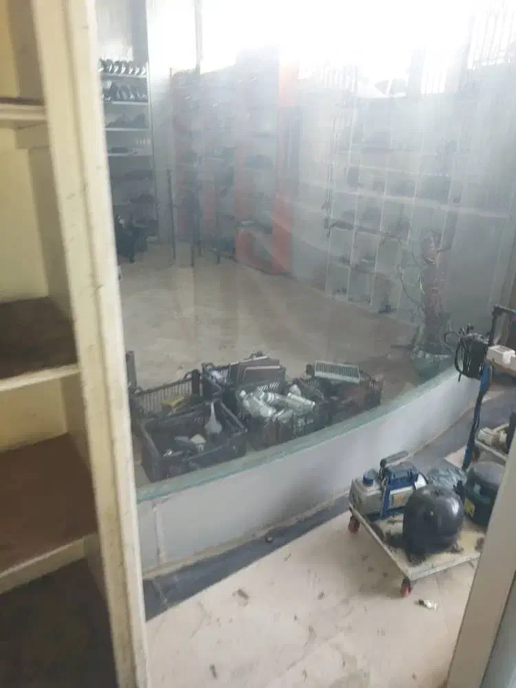 مغازه ۳۵ متری بسیار تمیز بر بلوارامام رضا (ناصری)|اجارهٔ مغازه و غرفه|نور, |دیوار