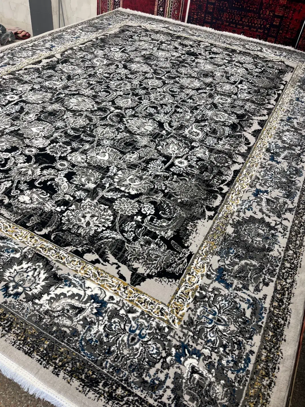 فرش ۱۲متر زیر قیمتی کریستال|فرش|شیراز, شهرک گلها|دیوار